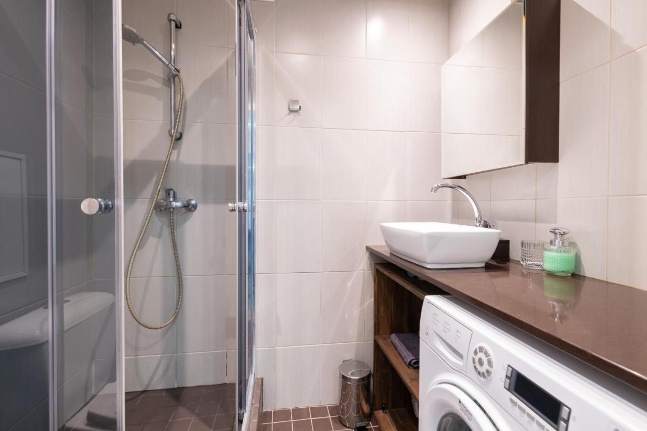Cozy Stylish Studio Apartment With Free Parking By Centralapartments Талин Екстериор снимка